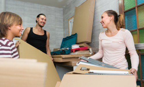 Removal truck hire for home moves in Elmstead