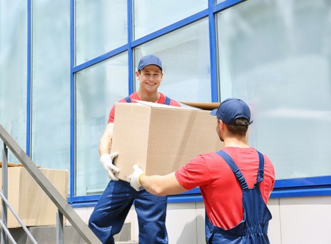 Local moving truck service for Elmstead homes and businesses